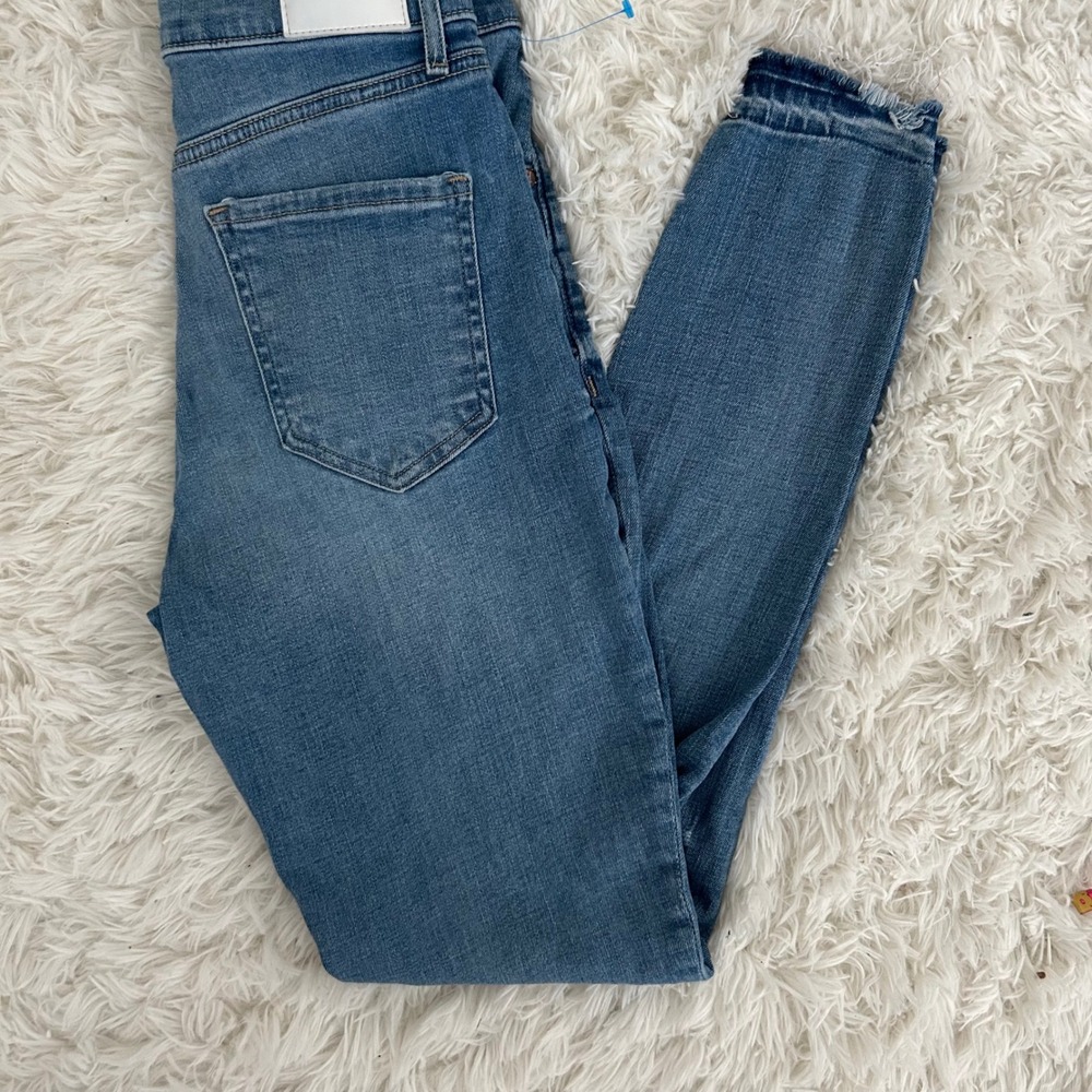 Express High‎ Waisted Ripped Skinny Jeans Frayed Hem Light Wash Size  22